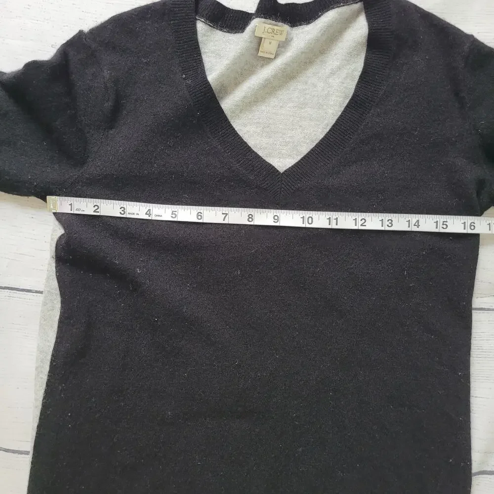 J.‎ Crew Size M Merino Wool Blend Pullover V-Neck Black Grey Color block Sweater